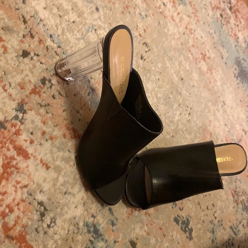 Clear & black heel!